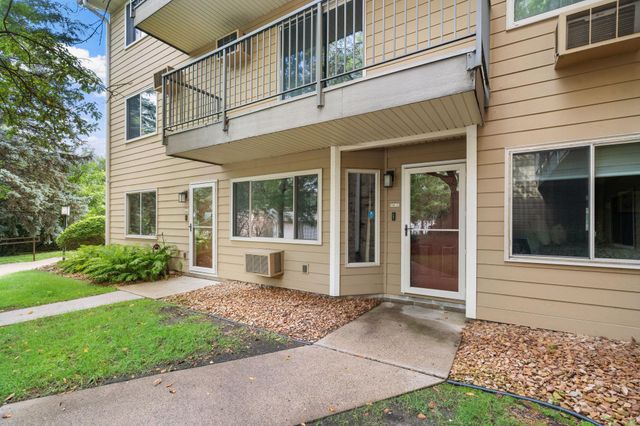2260 Ridge Drive 12, Saint Louis Park, MN 55416