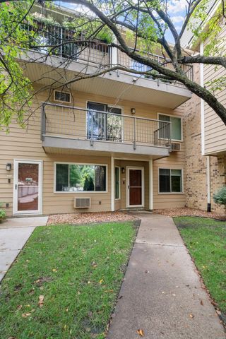 2260 Ridge Drive 12, Saint Louis Park, MN 55416