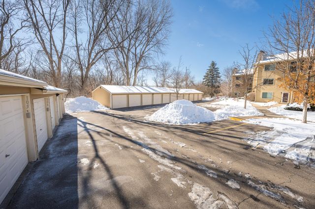 2260 Ridge Drive 12, Saint Louis Park, MN 55416