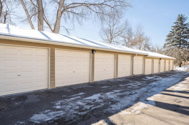2260 Ridge Drive 12, Saint Louis Park, MN 55416