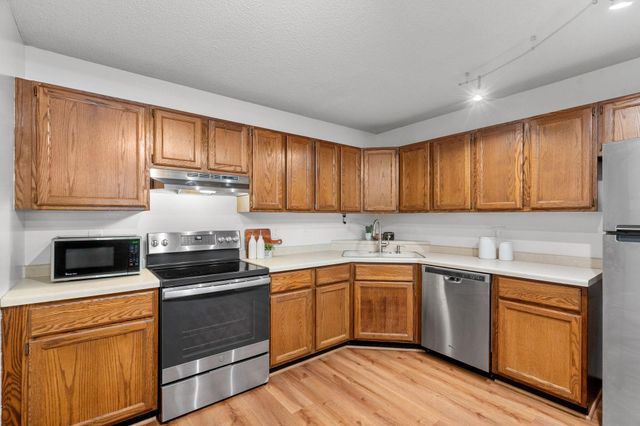 2260 Ridge Drive 12, Saint Louis Park, MN 55416