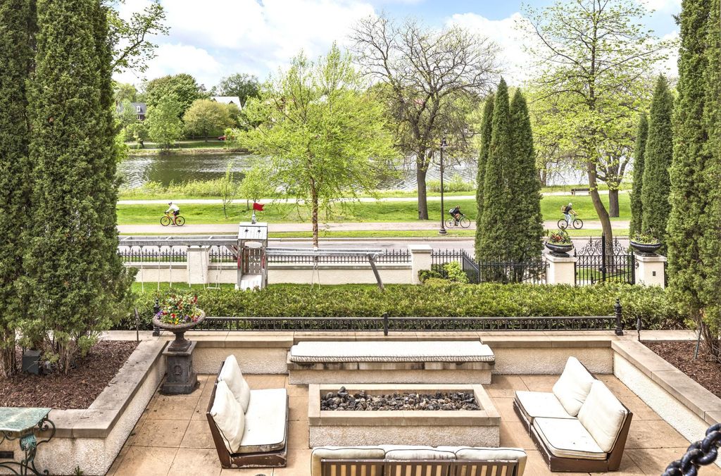 2427 E Lake Of The Isles Parkway, Minneapolis, MN 55405 — photo 2