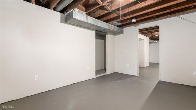 5617 Skyline Dr, Cambridge, OH 43725