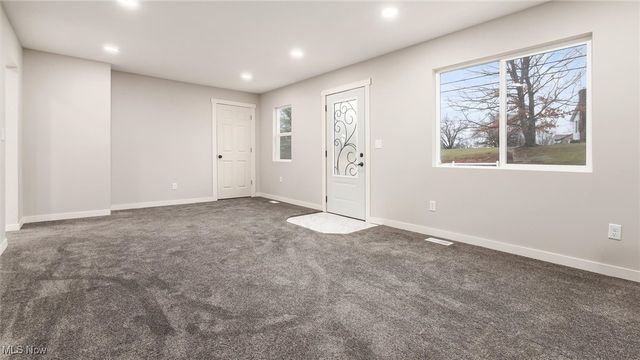 5617 Skyline Dr, Cambridge, OH 43725