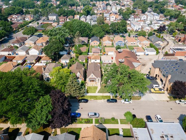 5522 N Long Avenue, Chicago, IL 60630