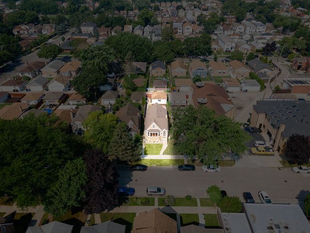 5522 N Long Avenue, Chicago, IL 60630