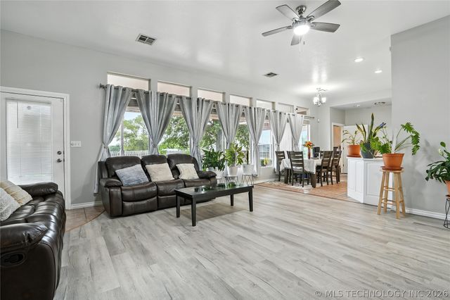 13846 S Nyssa Place, Glenpool, OK 74033
