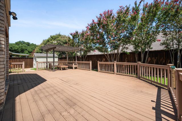 6505 Ashwood Drive, Arlington, TX 76016