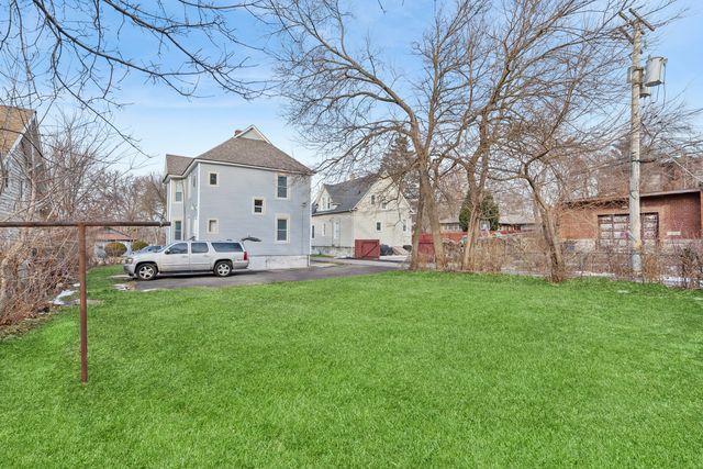 515 George Avenue 2, Waukegan, IL 60085