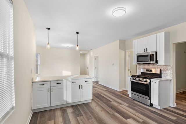 515 George Avenue 2, Waukegan, IL 60085