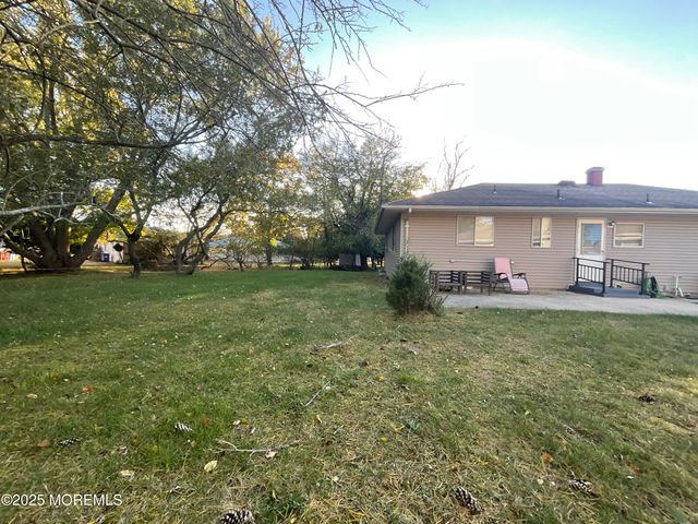 14 Arima Court, Toms River, NJ 08757
