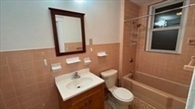 19 University Road 1, Brookline, MA 02445