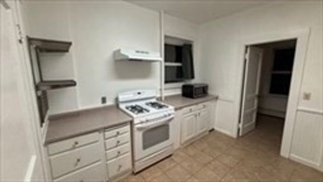 19 University Road 1, Brookline, MA 02445