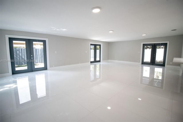 1321 NE 14th Street, Fort Lauderdale, FL 33304