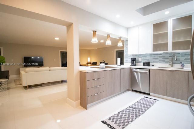 1321 NE 14th Street, Fort Lauderdale, FL 33304