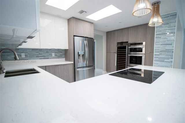 1321 NE 14th Street, Fort Lauderdale, FL 33304