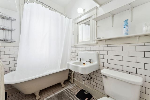 1722 James Avenue N, Minneapolis, MN 55411