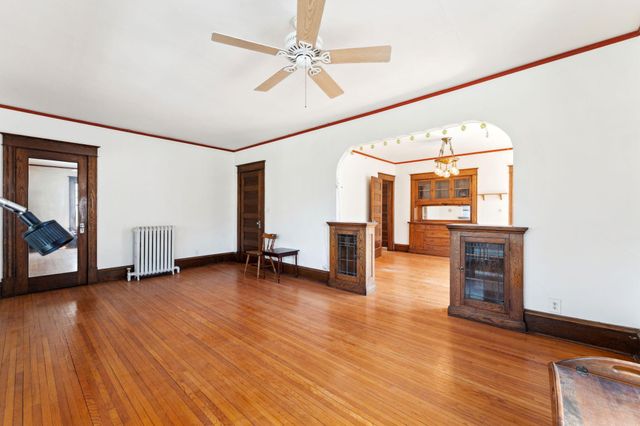 1722 James Avenue N, Minneapolis, MN 55411