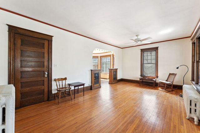 1722 James Avenue N, Minneapolis, MN 55411