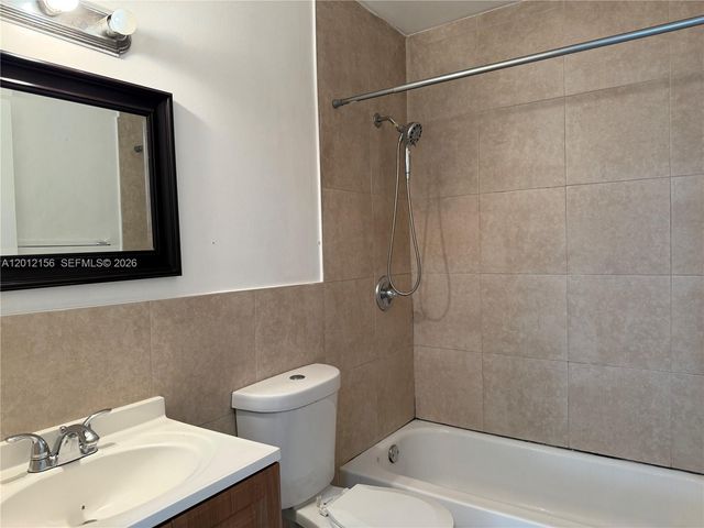 837 SE 8th Ct 4, Hialeah, FL 33010
