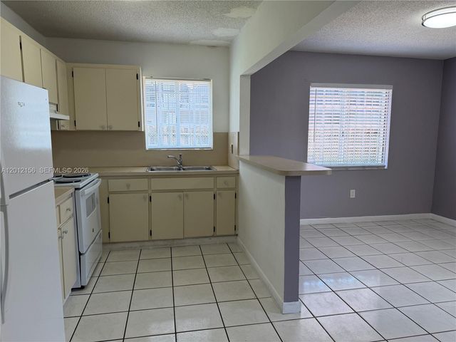 837 SE 8th Ct 4, Hialeah, FL 33010