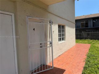 837 SE 8th Ct 4, Hialeah, FL 33010
