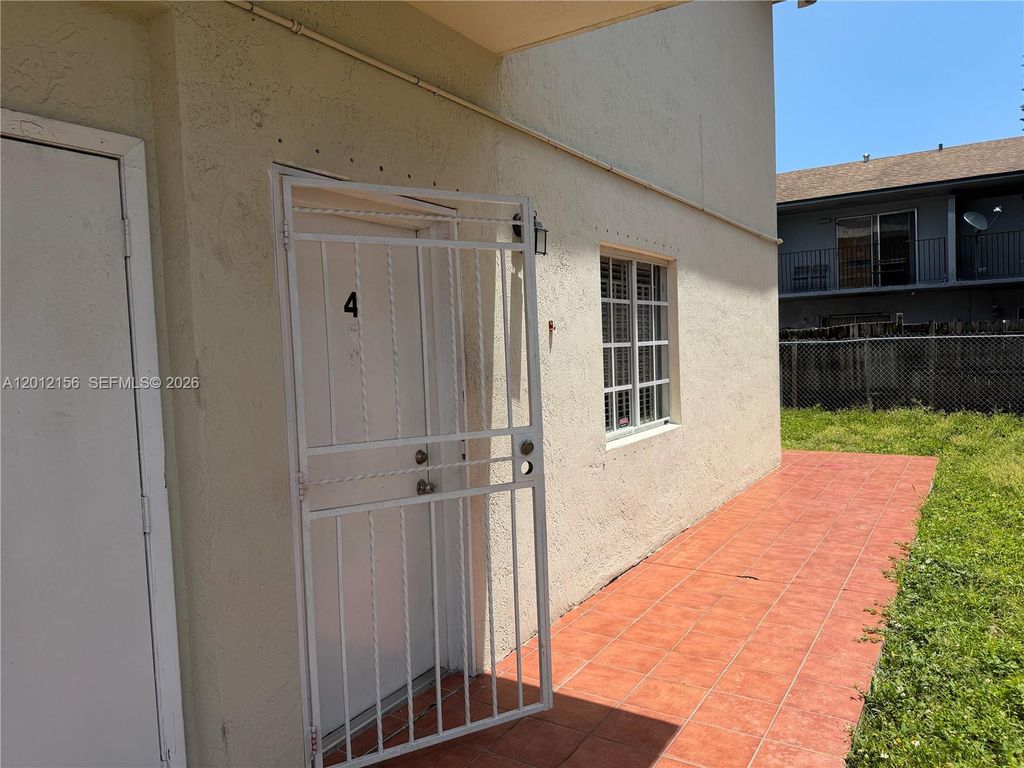 837 SE 8th Ct 4, Hialeah, FL 33010