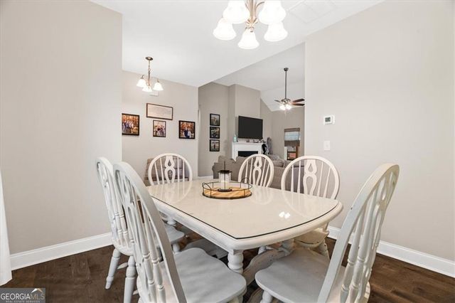 499 Oakland Drive SE, Calhoun, GA 30701
