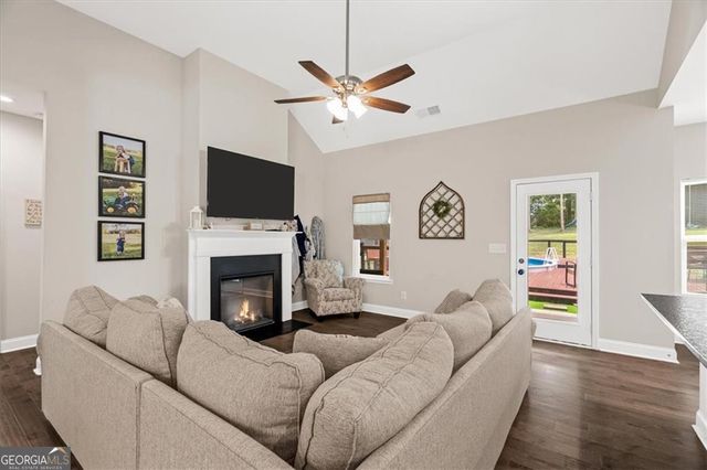 499 Oakland Drive SE, Calhoun, GA 30701