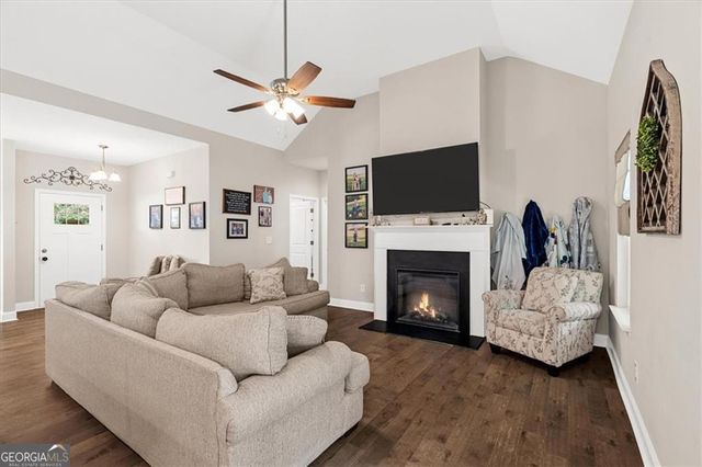 499 Oakland Drive SE, Calhoun, GA 30701
