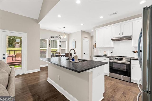 499 Oakland Drive SE, Calhoun, GA 30701