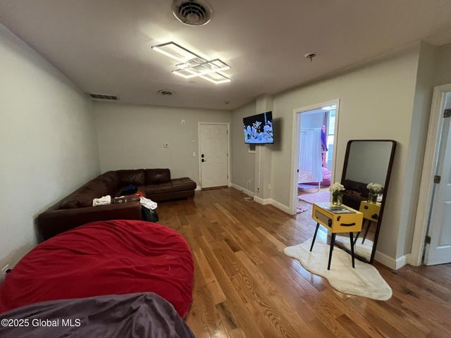 37 Maiden Lane 3A, Albany, NY 12207