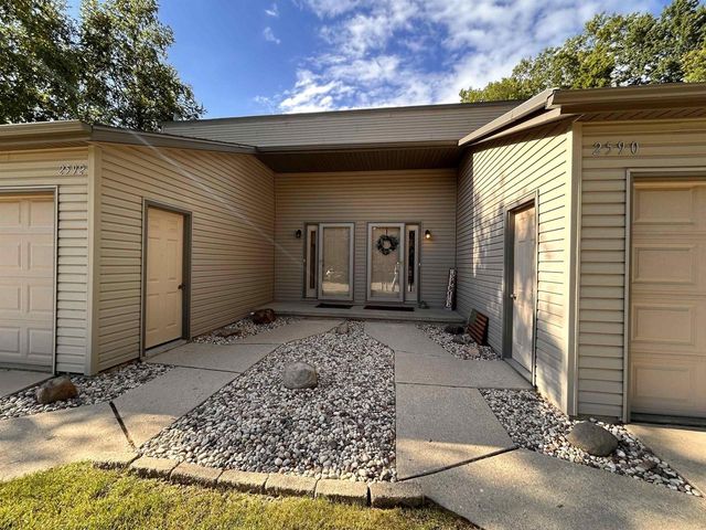 2590 CHERRYWOOD LANE, Green Bay, WI 54304