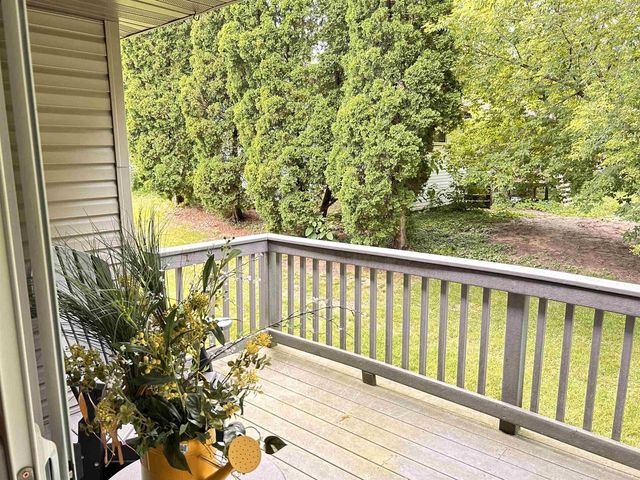 2590 CHERRYWOOD LANE, Green Bay, WI 54304