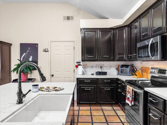 4021 Copper Penny Ct, Modesto, CA 95355