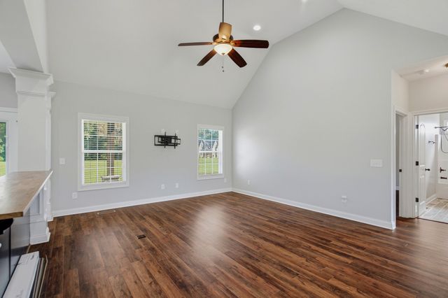 1043 Founders Ln, Portland, TN 37148