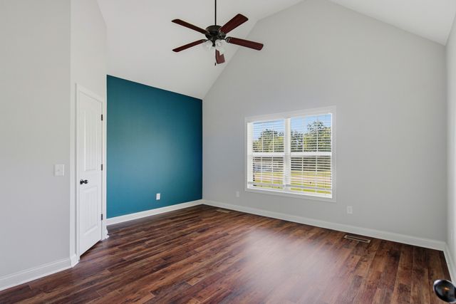 1043 Founders Ln, Portland, TN 37148