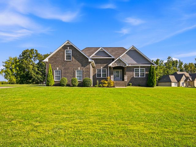 1043 Founders Ln, Portland, TN 37148