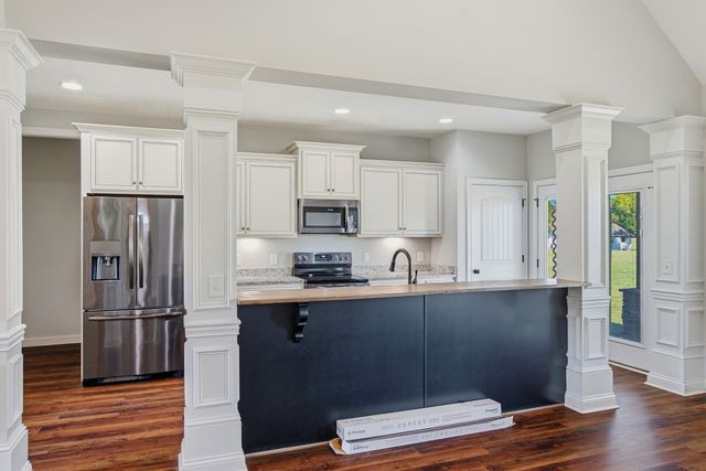 1043 Founders Ln, Portland, TN 37148
