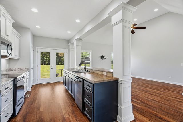 1043 Founders Ln, Portland, TN 37148