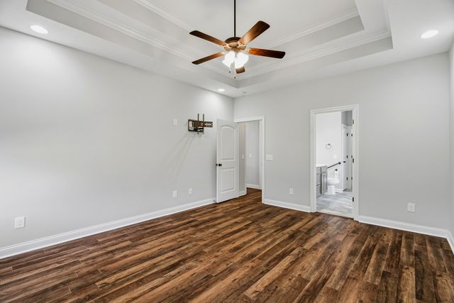 1043 Founders Ln, Portland, TN 37148