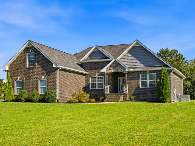 1043 Founders Ln, Portland, TN 37148