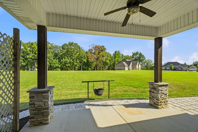 1043 Founders Ln, Portland, TN 37148