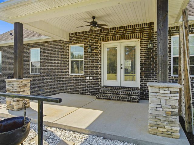 1043 Founders Ln, Portland, TN 37148