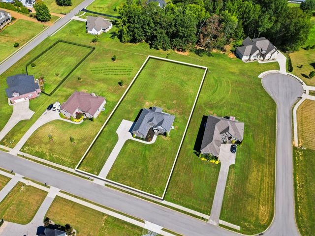1043 Founders Ln, Portland, TN 37148