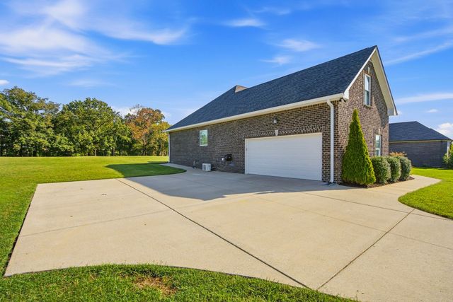 1043 Founders Ln, Portland, TN 37148