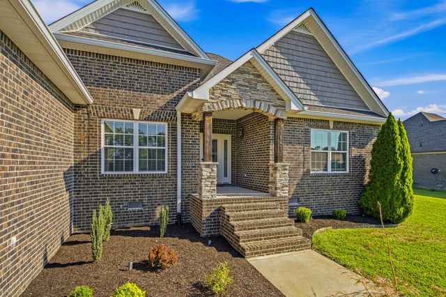 1043 Founders Ln, Portland, TN 37148
