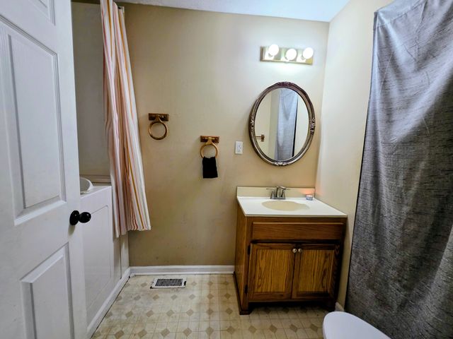 108 Arnold St, Centerville, TN 37033