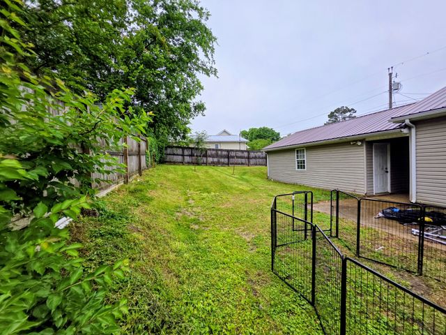108 Arnold St, Centerville, TN 37033