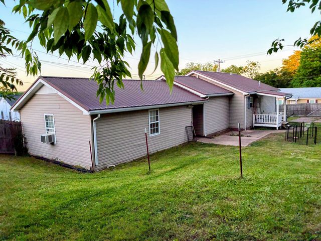 108 Arnold St, Centerville, TN 37033